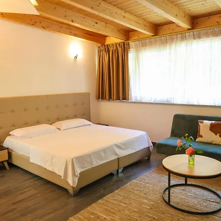 Hotel Mille Amici Shëngjin