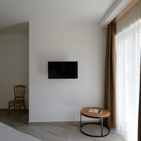 Hotel Mille Amici Shëngjin