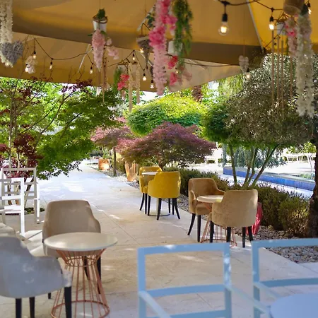 Hotel Mille Amici Shëngjin